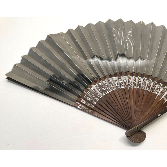 Vintage Asian Inspired Folding Hand Fan With Intricate Fireworks Over Mountains - Picture 5 of 9